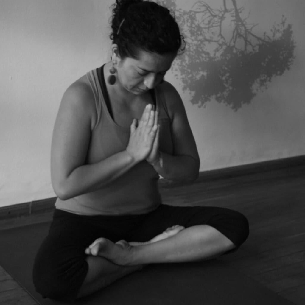 🧘♀️ Clases de Yoga para adultos con Mónica